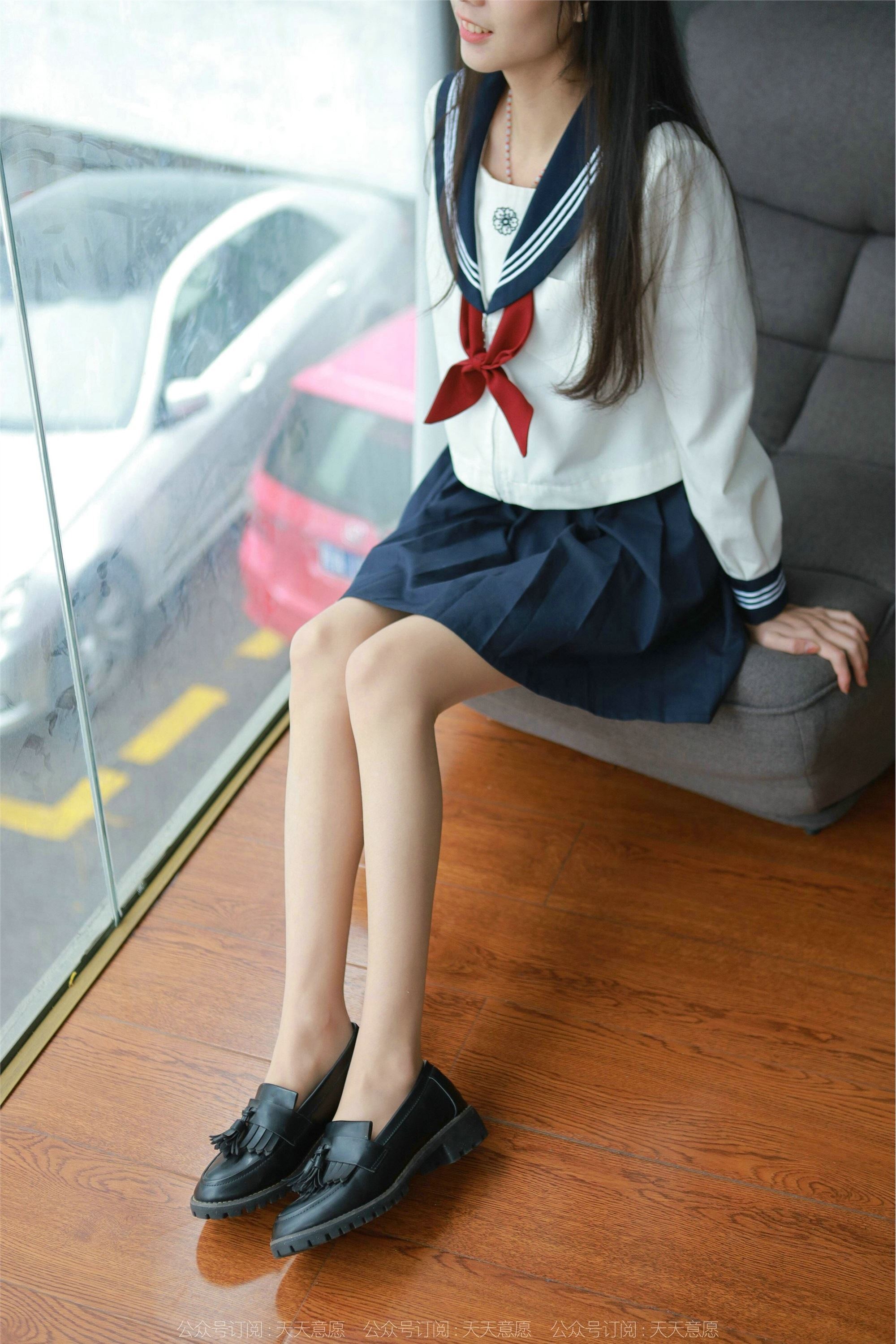 IESS异思趣向  2022.03.03 丝享家1018：团团《可爱JK装》